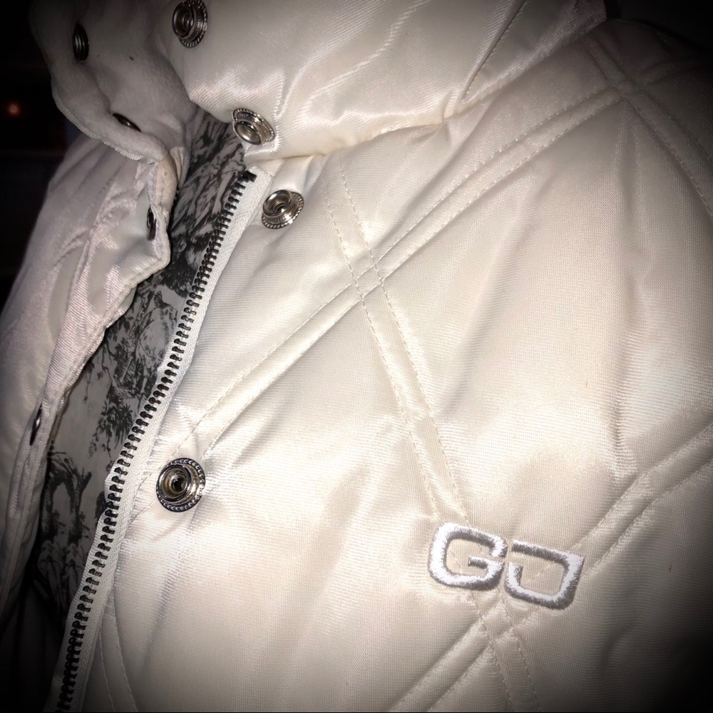 Guess Puffer Jacket - Picture 4 of 8